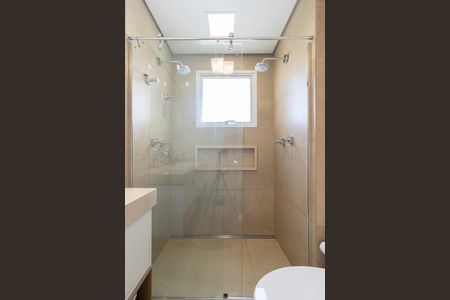 Apartamento à venda com 196m², 4 quartos e 3 vagas Apartamento à venda com 196m², 4 quartos e 3 vagasBanheiro da Suíte 1