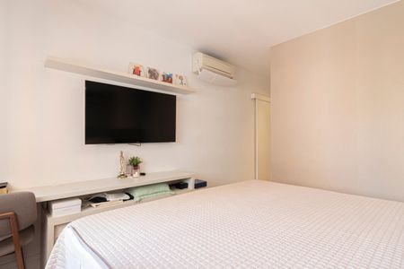 Apartamento à venda com 196m², 4 quartos e 3 vagas Apartamento à venda com 196m², 4 quartos e 3 vagasQuarto Suíte 1