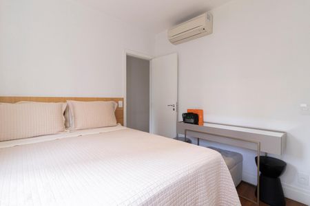 Apartamento à venda com 196m², 4 quartos e 3 vagas Apartamento à venda com 196m², 4 quartos e 3 vagasQuarto Suíte 2