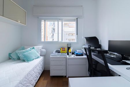 Apartamento à venda com 196m², 4 quartos e 3 vagas Apartamento à venda com 196m², 4 quartos e 3 vagasQuarto 4