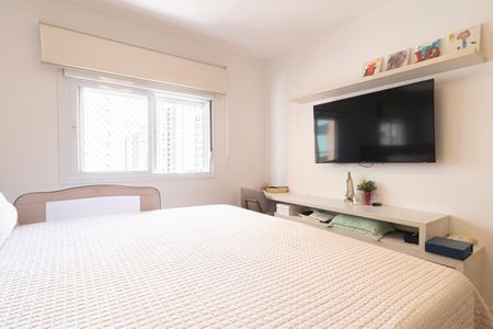 Apartamento à venda com 196m², 4 quartos e 3 vagas Apartamento à venda com 196m², 4 quartos e 3 vagasQuarto Suíte 1