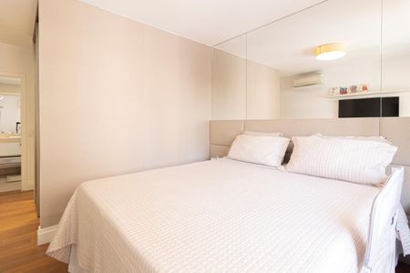 Apartamento à venda com 196m², 4 quartos e 3 vagas Apartamento à venda com 196m², 4 quartos e 3 vagasQuarto Suíte 1