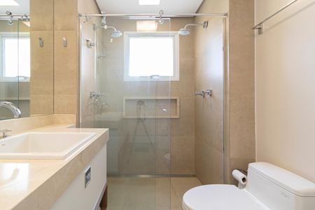 Apartamento à venda com 196m², 4 quartos e 3 vagas Apartamento à venda com 196m², 4 quartos e 3 vagasBanheiro da Suíte 1