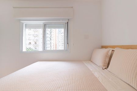 Apartamento à venda com 196m², 4 quartos e 3 vagas Apartamento à venda com 196m², 4 quartos e 3 vagasQuarto Suíte 2