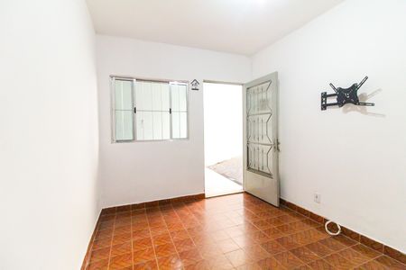 Casa para alugar com 2 quartos, 100m² em Vila Carmosina, São Paulo