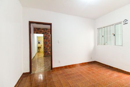 Casa para alugar com 2 quartos, 100m² em Vila Carmosina, São Paulo