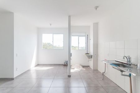 Sala de apartamento para alugar com 2 quartos, 45m² em Vila Perracini, Poá
