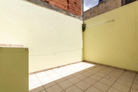 Casa à venda com 115m², 2 quartos e 1 vaga Casa à venda com 115m², 2 quartos e 1 vagaQuintal