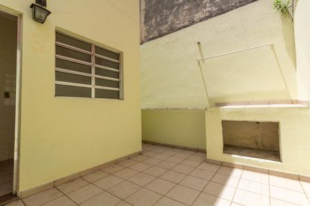 Casa à venda com 115m², 2 quartos e 1 vaga Casa à venda com 115m², 2 quartos e 1 vagaQuintal