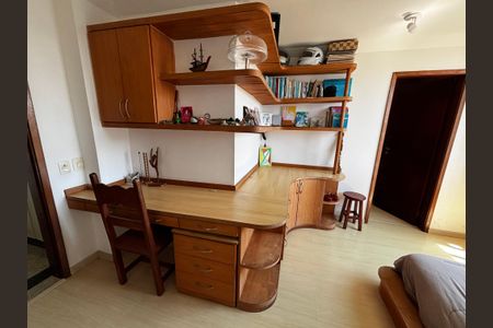 Apartamento à venda com 347m², 5 quartos e 2 vagasSuíte 4