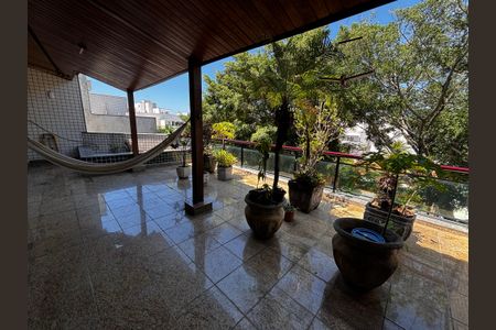 Apartamento à venda com 347m², 5 quartos e 2 vagasVaranda