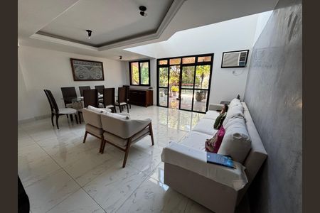 Apartamento à venda com 347m², 5 quartos e 2 vagasSala