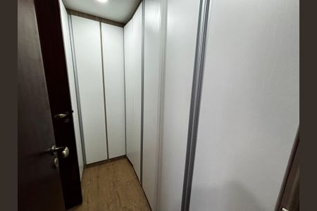 Apartamento à venda com 347m², 5 quartos e 2 vagasCloset da suíte 1