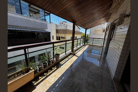 Apartamento à venda com 347m², 5 quartos e 2 vagasVaranda fundos