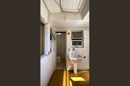 Apartamento à venda com 137m², 2 quartos e 1 vagaÁrea de Serviço