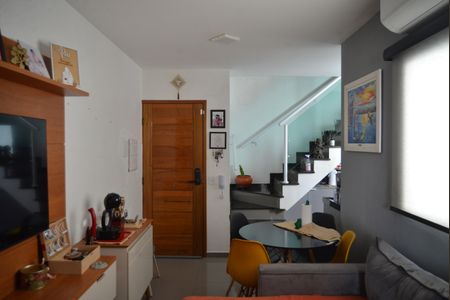 Sala de apartamento à venda com 2 quartos, 42m² em Vila Curuçá, Santo André