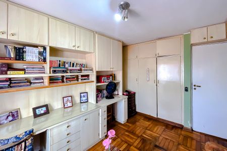 Casa à venda com 250m², 3 quartos e 2 vagas Casa à venda com 250m², 3 quartos e 2 vagasQuarto 2