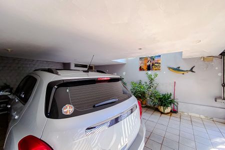 Casa à venda com 250m², 3 quartos e 2 vagas Casa à venda com 250m², 3 quartos e 2 vagasGaragem