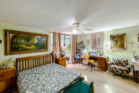 Casa à venda com 250m², 3 quartos e 2 vagas Casa à venda com 250m², 3 quartos e 2 vagasQuarto 1 - Suíte