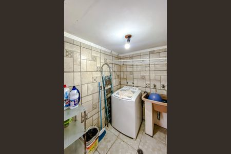 Casa à venda com 250m², 3 quartos e 2 vagas Casa à venda com 250m², 3 quartos e 2 vagasÁrea de Serviço