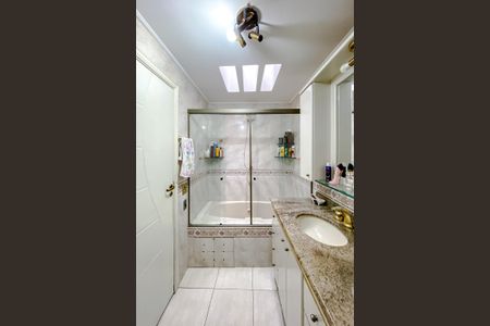 Casa à venda com 250m², 3 quartos e 2 vagas Casa à venda com 250m², 3 quartos e 2 vagasBanheiro da Suíte