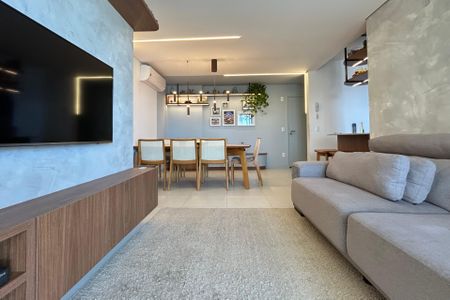 Sala  de apartamento para alugar com 3 quartos, 105m² em Estreito, Florianópolis