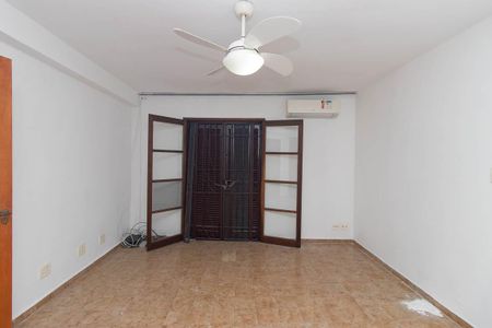 Casa à venda com 156m², 3 quartos e 4 vagas Casa à venda com 156m², 3 quartos e 4 vagasQuarto Suíte 2