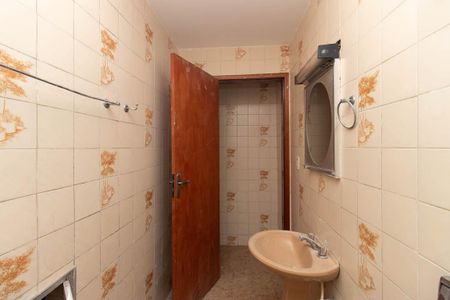 Casa à venda com 156m², 3 quartos e 4 vagas Casa à venda com 156m², 3 quartos e 4 vagasBanheiro Social