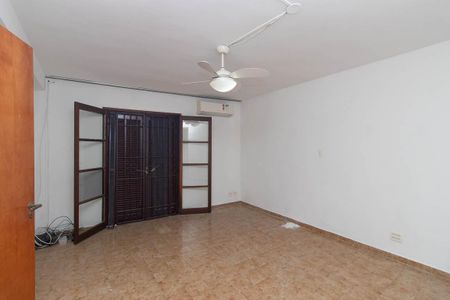 Casa à venda com 156m², 3 quartos e 4 vagas Casa à venda com 156m², 3 quartos e 4 vagasQuarto Suíte 2