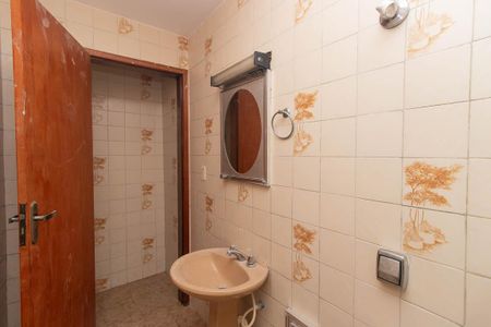 Casa à venda com 156m², 3 quartos e 4 vagas Casa à venda com 156m², 3 quartos e 4 vagasBanheiro Social