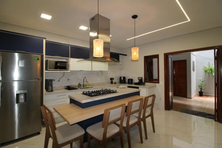 Casa à venda com 350m², 3 quartos e 2 vagasCozinha