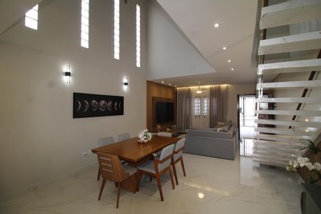 Casa à venda com 350m², 3 quartos e 2 vagasSala