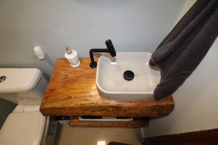 Casa à venda com 350m², 3 quartos e 2 vagasLavabo