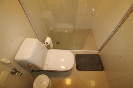 Casa à venda com 350m², 3 quartos e 2 vagasQuarto 2 - Banheiro