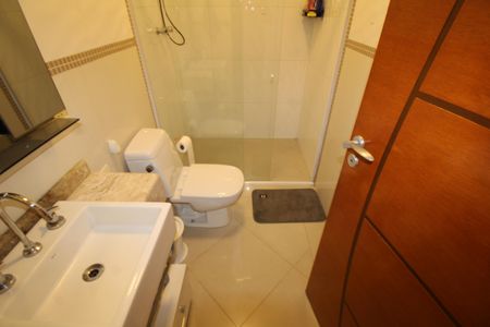 Casa à venda com 350m², 3 quartos e 2 vagasQuarto 2 - Banheiro