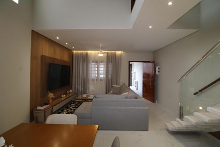 Casa à venda com 350m², 3 quartos e 2 vagasSala