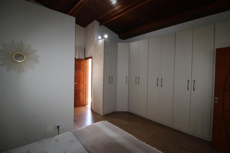 Casa à venda com 350m², 3 quartos e 2 vagasQuarto 3