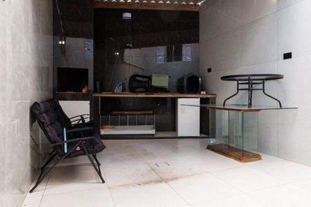 Casa à venda com 280m², 3 quartos e 1 vaga Casa à venda com 280m², 3 quartos e 1 vagaQuintal área de lazer