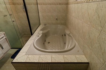 Casa à venda com 280m², 3 quartos e 1 vaga Casa à venda com 280m², 3 quartos e 1 vagaBanheiro da Suíte