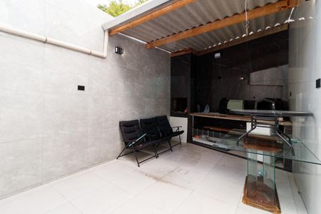 Casa à venda com 280m², 3 quartos e 1 vaga Casa à venda com 280m², 3 quartos e 1 vagaQuintal área de lazer