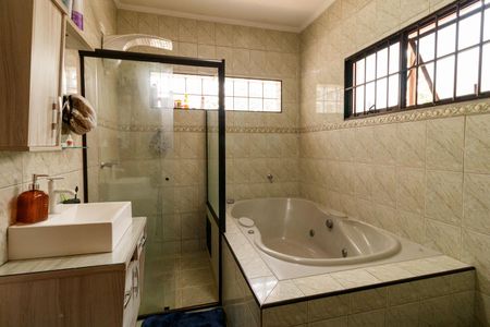 Casa à venda com 280m², 3 quartos e 1 vaga Casa à venda com 280m², 3 quartos e 1 vagaBanheiro da Suíte