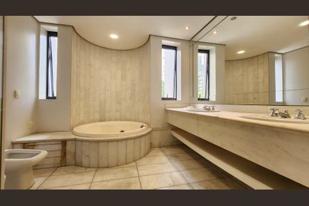 Apartamento para alugar com 280m², 3 quartos e 2 vagasBanheiro da Suíte 1