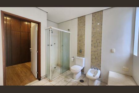 Apartamento para alugar com 280m², 3 quartos e 2 vagasBanheiro da Suíte 1