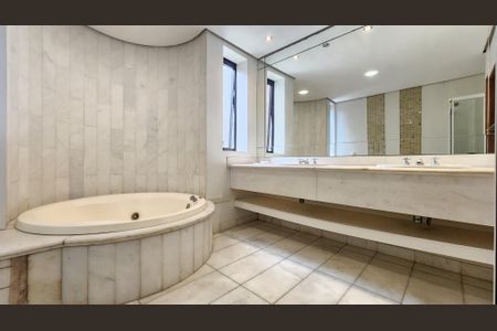 Apartamento para alugar com 280m², 3 quartos e 2 vagasBanheiro da Suíte 1