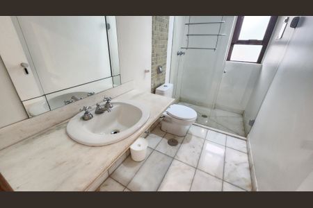 Apartamento para alugar com 280m², 3 quartos e 2 vagasBanheiro da Suíte 2