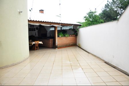 Casa para alugar com 534m², 5 quartos e 7 vagas Casa para alugar com 534m², 5 quartos e 7 vagasDetalhe - Área Comum