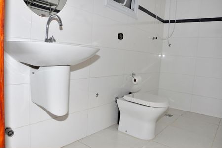 Casa para alugar com 534m², 5 quartos e 7 vagas Casa para alugar com 534m², 5 quartos e 7 vagasDetalhe - Banheiro Social