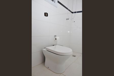 Casa para alugar com 534m², 5 quartos e 7 vagas Casa para alugar com 534m², 5 quartos e 7 vagasDetalhe - Banheiro Social