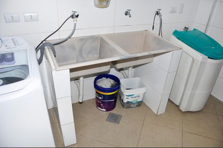 Casa à venda com 534m², 5 quartos e 7 vagas Casa à venda com 534m², 5 quartos e 7 vagasÁrea de Serviço