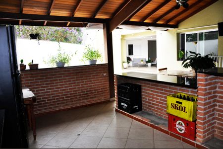 Casa à venda com 534m², 5 quartos e 7 vagas Casa à venda com 534m², 5 quartos e 7 vagasÁrea comum